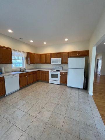 12 Summerfield Dr 12, Grafton, MA 01560