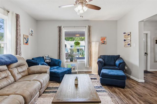 2015 4th Street, Eau Claire, WI 54703