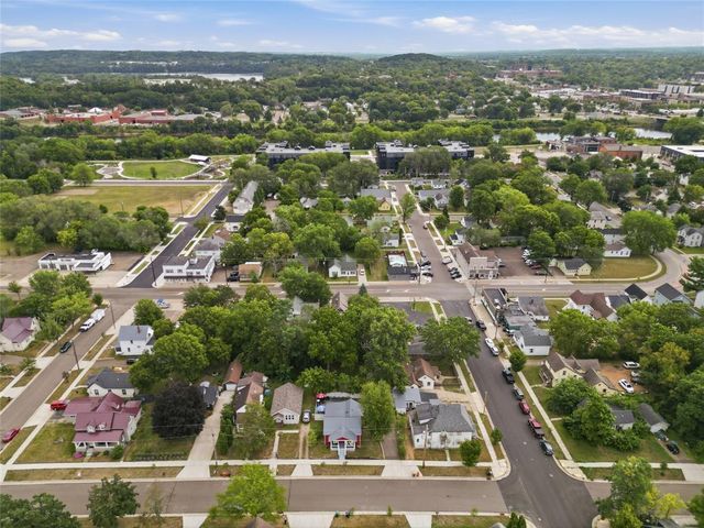 2015 4th Street, Eau Claire, WI 54703