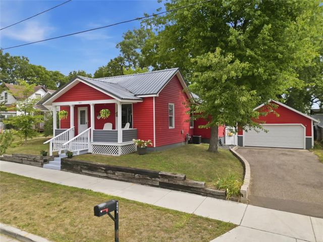2015 4th Street, Eau Claire, WI 54703