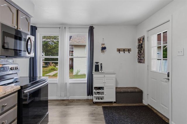 2015 4th Street, Eau Claire, WI 54703