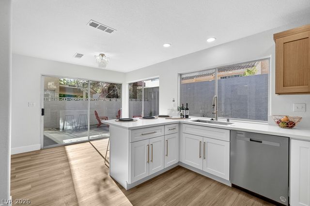7641 Tortola Bay Lane, Las Vegas, NV 89128
