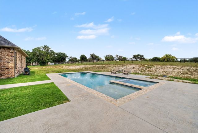 115 Trace Drive, Weatherford, TX 76087