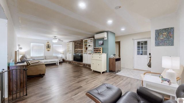 2115 Gatesborough Circle, Murray, KY 42071