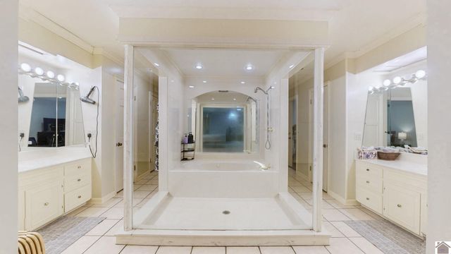 2115 Gatesborough Circle, Murray, KY 42071