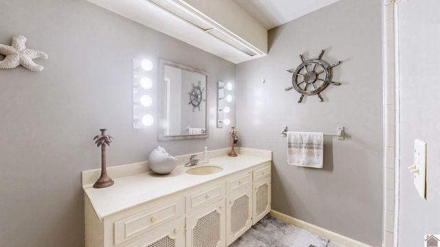 2115 Gatesborough Circle, Murray, KY 42071