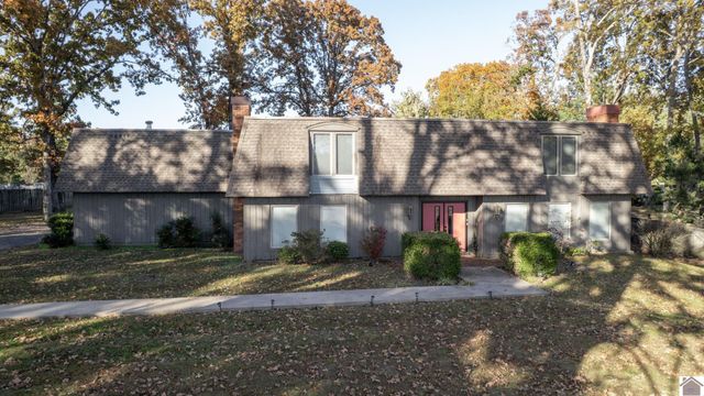 2115 Gatesborough Circle, Murray, KY 42071