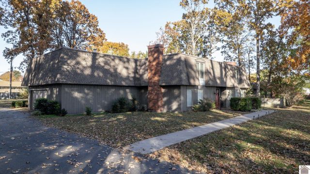 2115 Gatesborough Circle, Murray, KY 42071