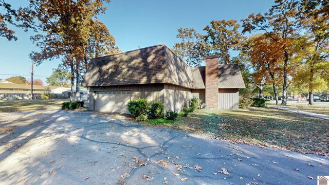 2115 Gatesborough Circle, Murray, KY 42071