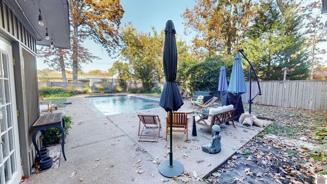 2115 Gatesborough Circle, Murray, KY 42071