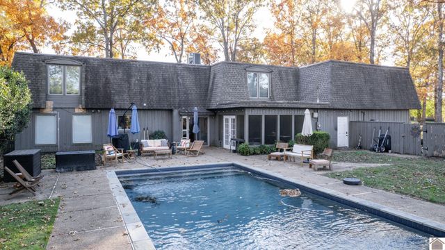 2115 Gatesborough Circle, Murray, KY 42071