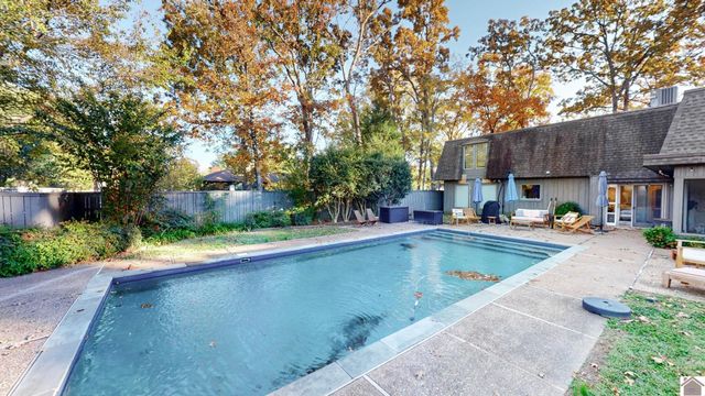 2115 Gatesborough Circle, Murray, KY 42071