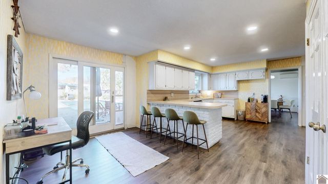 2115 Gatesborough Circle, Murray, KY 42071