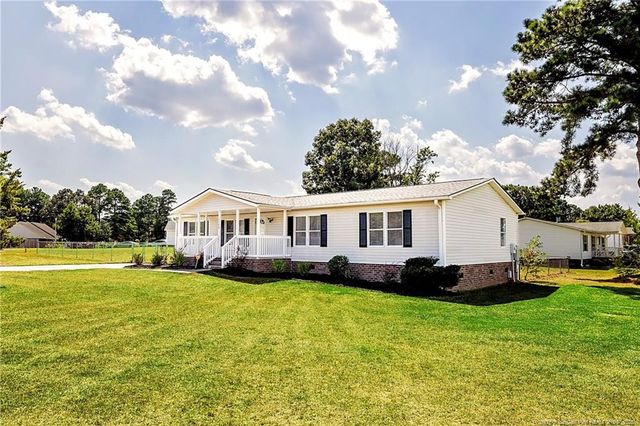 1504 Clan Campbell Drive, Raeford, NC 28376