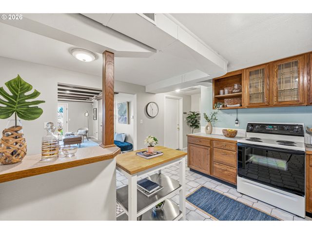 1263 Se 71ST Ave, Portland, OR 97215