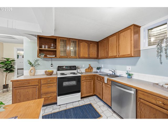 1263 Se 71ST Ave, Portland, OR 97215