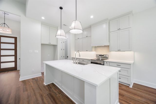 3711 Metropolitan Avenue, Dallas, TX 75210