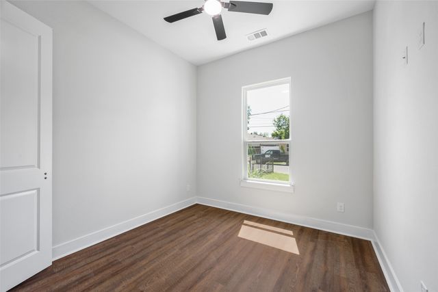 3711 Metropolitan Avenue, Dallas, TX 75210