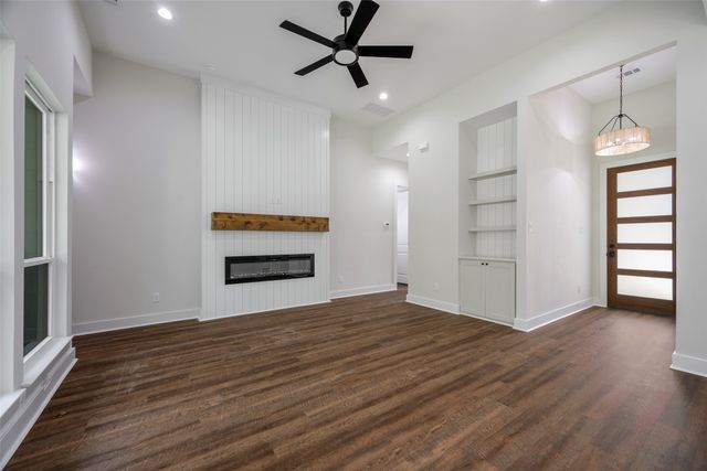 3711 Metropolitan Avenue, Dallas, TX 75210