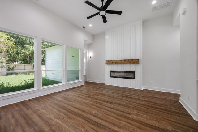 3711 Metropolitan Avenue, Dallas, TX 75210