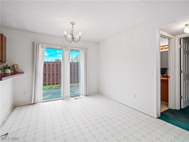 19160 Wheelers Lane, Strongsville, OH 44149