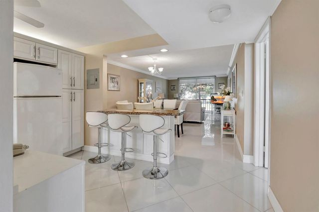 8930 S Hollybrook Boulevard 201, Pembroke Pines, FL 33025