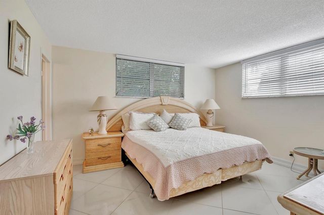 8930 S Hollybrook Boulevard 201, Pembroke Pines, FL 33025