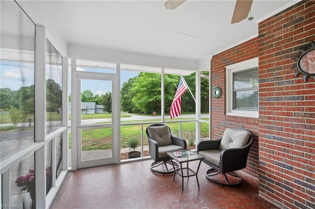 344 Sunset Road, Clemmons, NC 27012