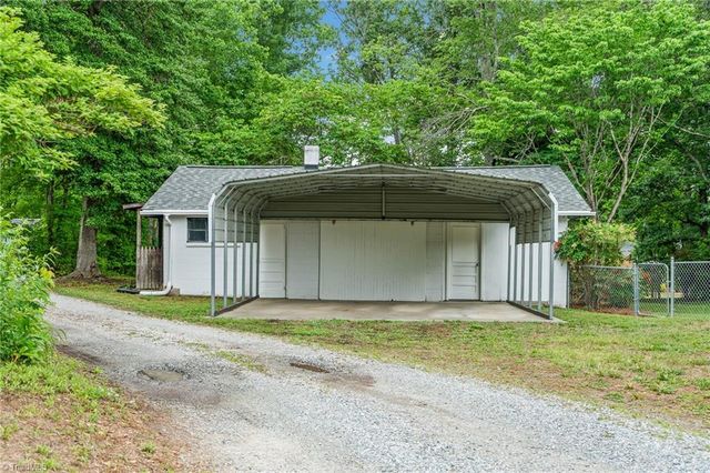 344 Sunset Road, Clemmons, NC 27012