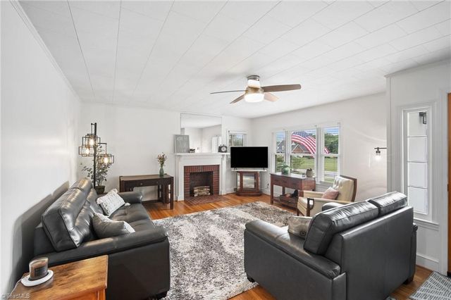 344 Sunset Road, Clemmons, NC 27012