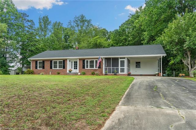 344 Sunset Road, Clemmons, NC 27012