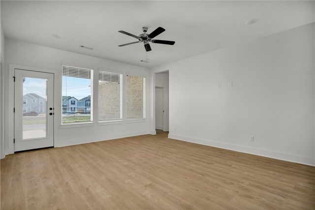 4805 W Sturgeon Street, Fayetteville, AR 72704