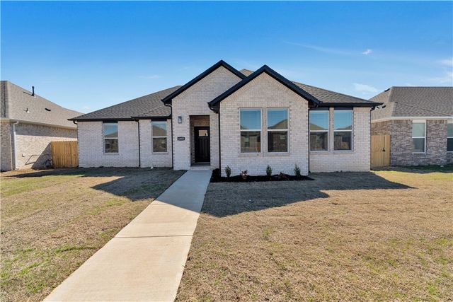 4805 W Sturgeon Street, Fayetteville, AR 72704