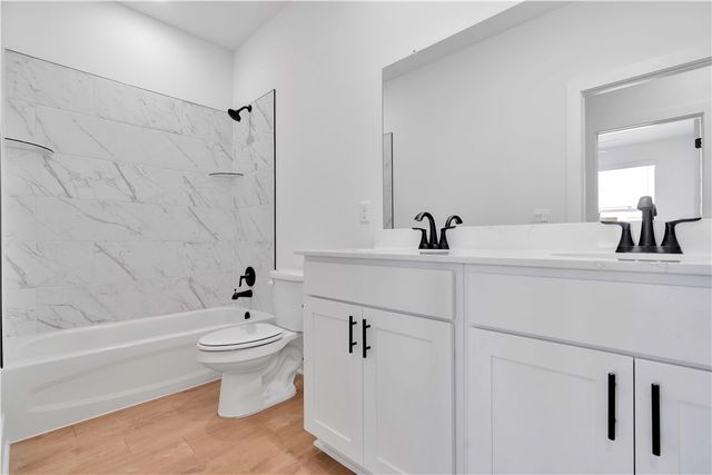 4805 W Sturgeon Street, Fayetteville, AR 72704