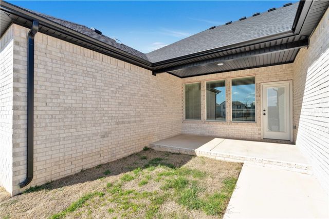 4805 W Sturgeon Street, Fayetteville, AR 72704