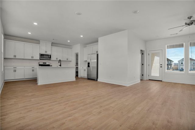 4805 W Sturgeon Street, Fayetteville, AR 72704