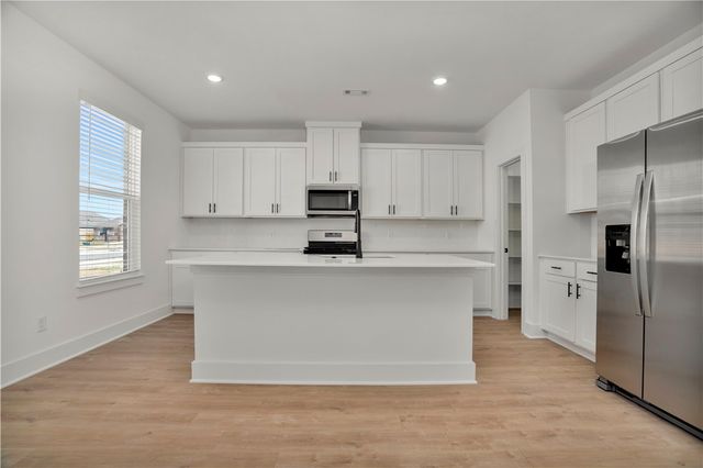 4805 W Sturgeon Street, Fayetteville, AR 72704