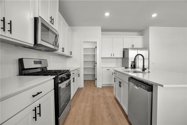 4805 W Sturgeon Street, Fayetteville, AR 72704