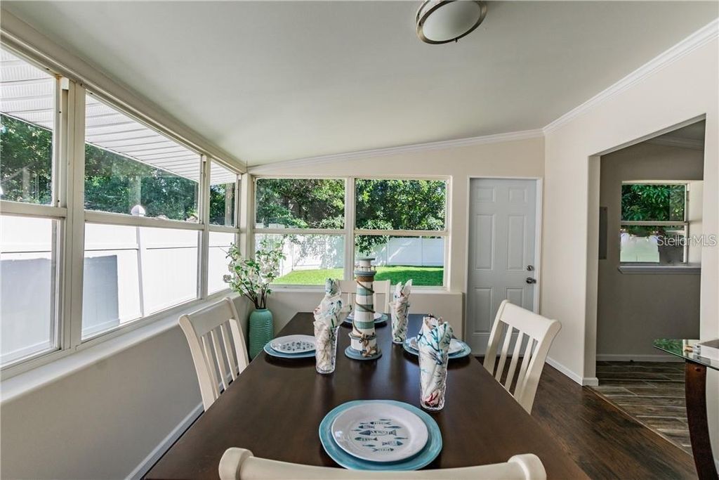 Image 11 of property listing at 5418 11TH AVENUE S, Gulfport, FL 33707