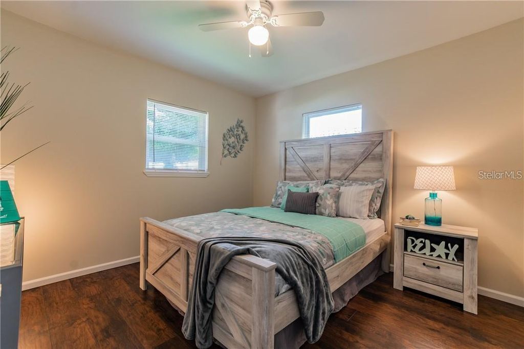 Image 12 of property listing at 5418 11TH AVENUE S, Gulfport, FL 33707