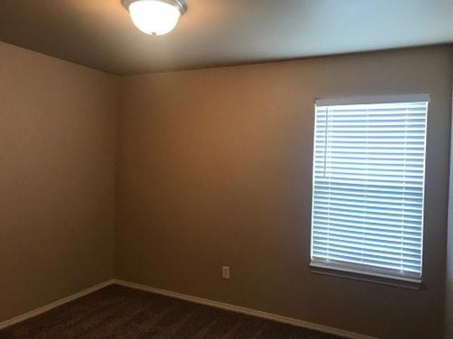 9500 SW 25th Street, Oklahoma City, OK 73128