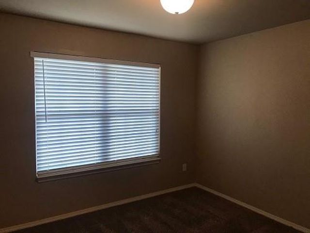 9500 SW 25th Street, Oklahoma City, OK 73128