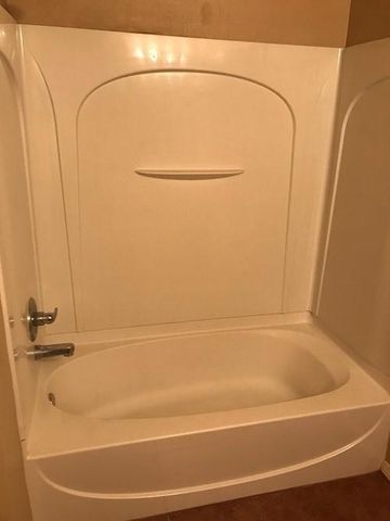 9500 SW 25th Street, Oklahoma City, OK 73128