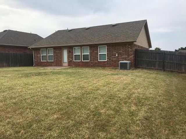 9500 SW 25th Street, Oklahoma City, OK 73128