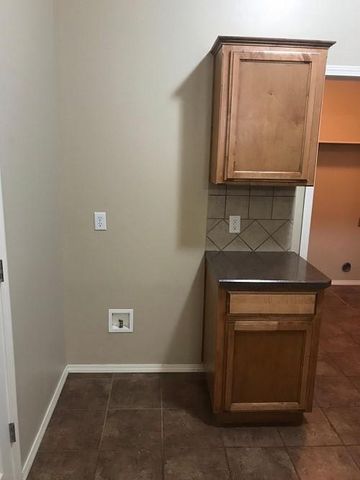 9500 SW 25th Street, Oklahoma City, OK 73128