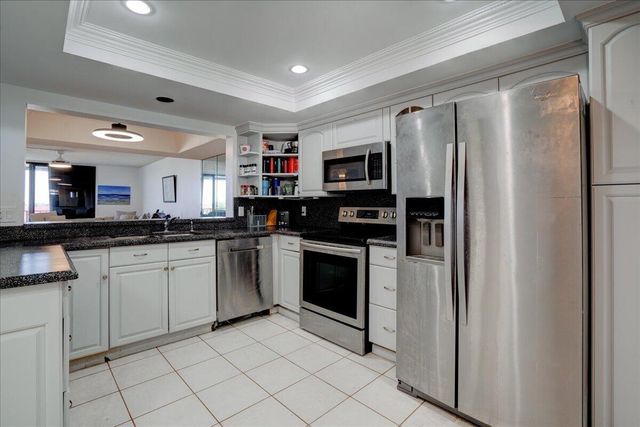 7030 Half Moon Circle 515, Hypoluxo, FL 33462