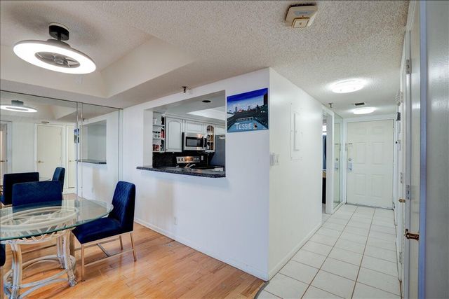 7030 Half Moon Circle 515, Hypoluxo, FL 33462