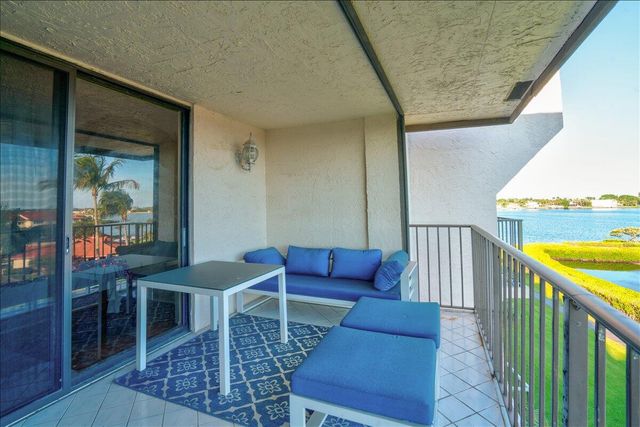 7030 Half Moon Circle 515, Hypoluxo, FL 33462