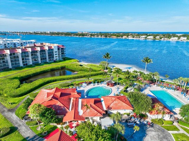 7030 Half Moon Circle 515, Hypoluxo, FL 33462