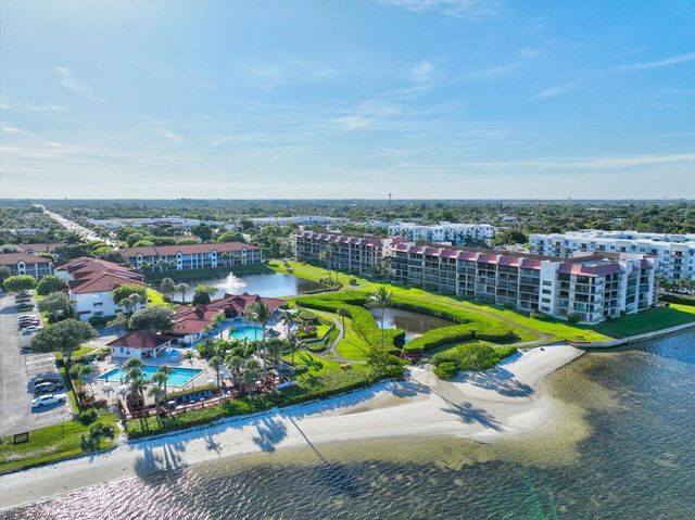 7030 Half Moon Circle 515, Hypoluxo, FL 33462